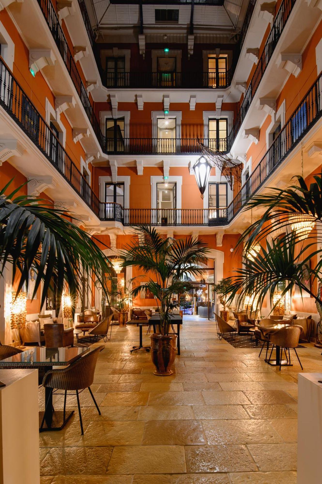 Le Grand Hotel Sète Exteriör bild