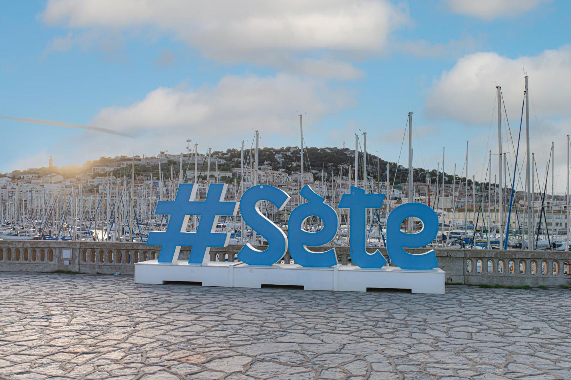 Le Grand Hotel Sète Exteriör bild